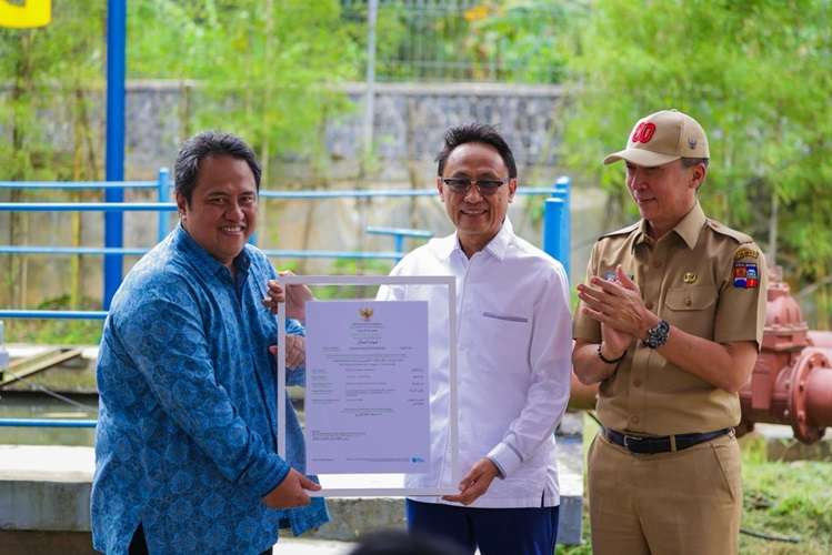 Wali Kota Bogor Dedie Rachim Apresiasi Sertifikat Halal Air Perumda Tirta Pakuan
